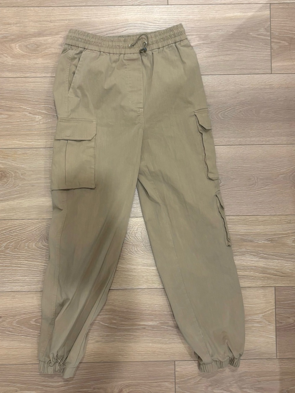 Oak + Fort Beige Cargo Jogger Pants — XS